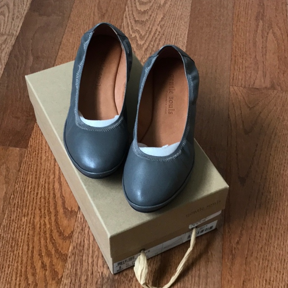 Gentle Souls by Kenneth Cole Ballet Wedge